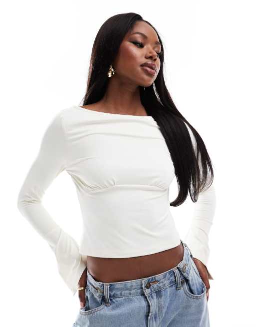 ASOS DESIGN - Top écru con scollo a barchetta e bordi a fazzoletto