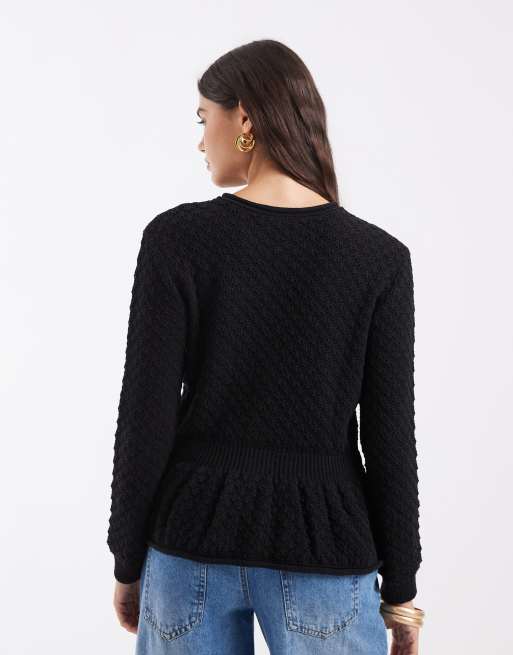 ASOS DESIGN top en maille à basque à manches longues avec boutons dorés en noir, 4 de 4