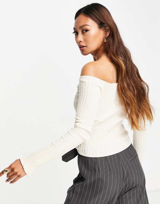 ASOS DESIGN - Top en maille à épaules dénudées et détail boutonné - Crème, 2 de 4