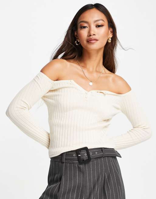 ASOS DESIGN - Top en maille à épaules dénudées et détail boutonné - Crème, 3 de 4