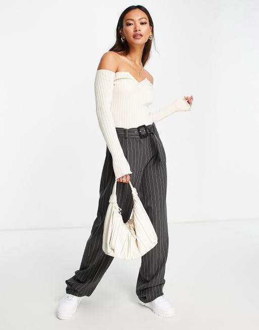 ASOS DESIGN - Top en maille à épaules dénudées et détail boutonné - Crème, 4 de 4