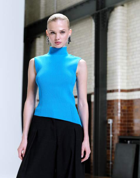 ASOS DESIGN - Top en maille fine à col montant et ourlet asymétrique - Bleu - view 1