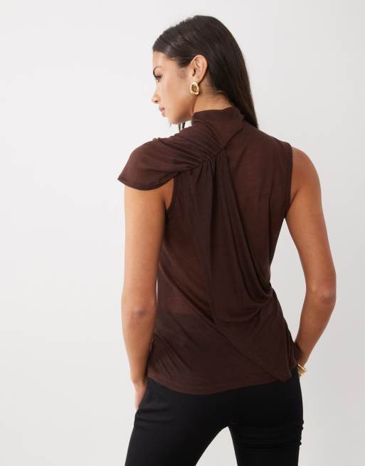 ASOS DESIGN top en maille semi-transparente à détail drapé asymétrique couleur chocolat, 4 de 4