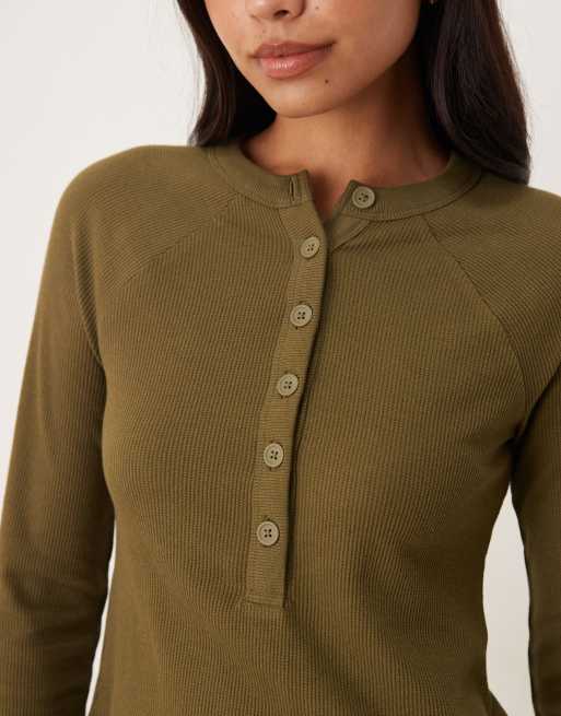 ASOS DESIGN - Top en tissu épais gaufré avec manches raglan et encolure boutonnée - Olive, 3 de 4