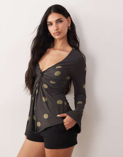 ASOS DESIGN - Top en tulle à pois avec décolleté plongeant et manches ange - view 1