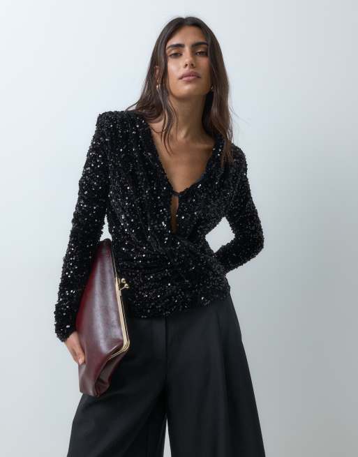 ASOS DESIGN top en velours à sequins, décolleté plongeant, drapé, avec épaulettes, noir, 2 de 5