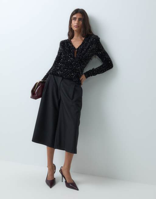 ASOS DESIGN top en velours à sequins, décolleté plongeant, drapé, avec épaulettes, noir, 4 de 5