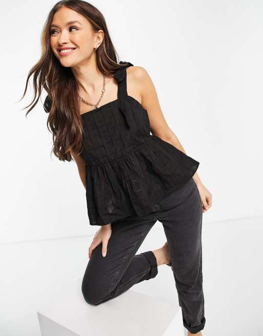 ASOS DESIGN - Top estivo testurizzato nero a quadri con spalline allacciate e scollo quadrato