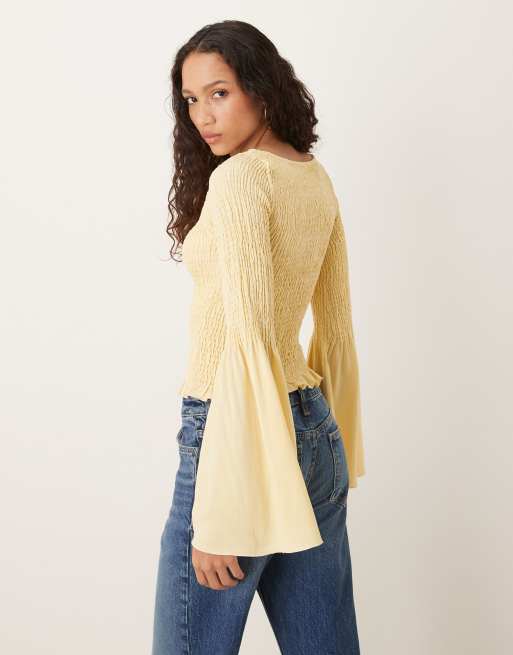 ASOS DESIGN - Top froncé à manches ange - Babeurre, 2 de 4