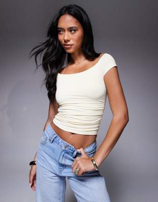 ASOS DESIGN - Top froncé en polyamide à épaules dénudées- Babeurre - view 1