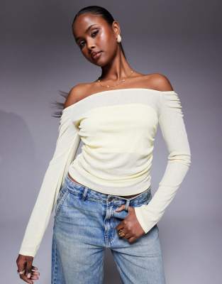 ASOS DESIGN - Top froncé en tulle à épaules dénudées - Jaune babeurre-rose