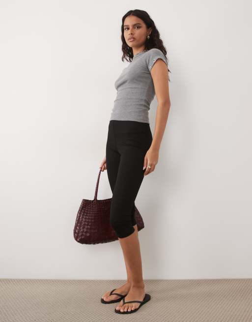 ASOS DESIGN - Top gris jaspeado de manga corta con detalle de tachuelas, 3 de 4