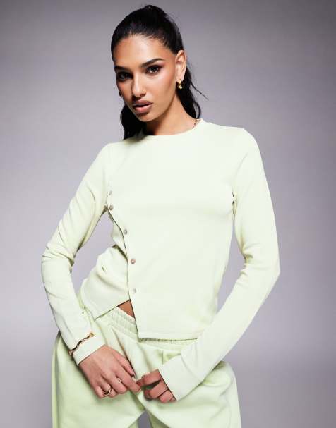 ASOS DESIGN - Top in cupro a maniche lunghe verde con spacco sul fondo con bottoni - view 1