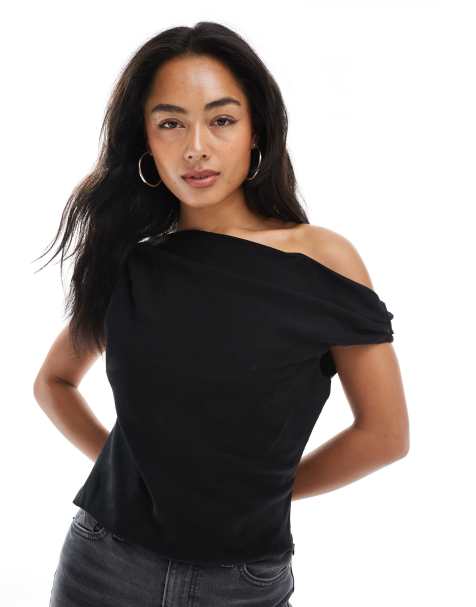 ASOS DESIGN - Top in lyocell nero drappeggiato con spalla scoperta - view 1
