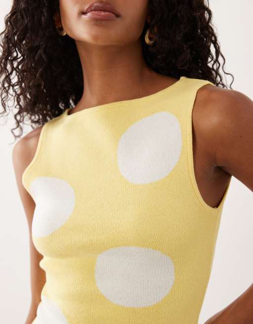ASOS DESIGN - Top in maglia asimmetrico giallo a pois in coordinato, 2 di 4