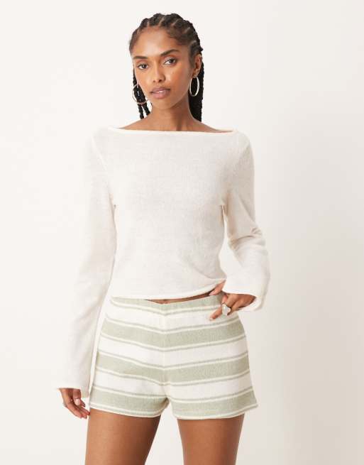 ASOS DESIGN - Top in maglia larga color panna con scollo a barchetta