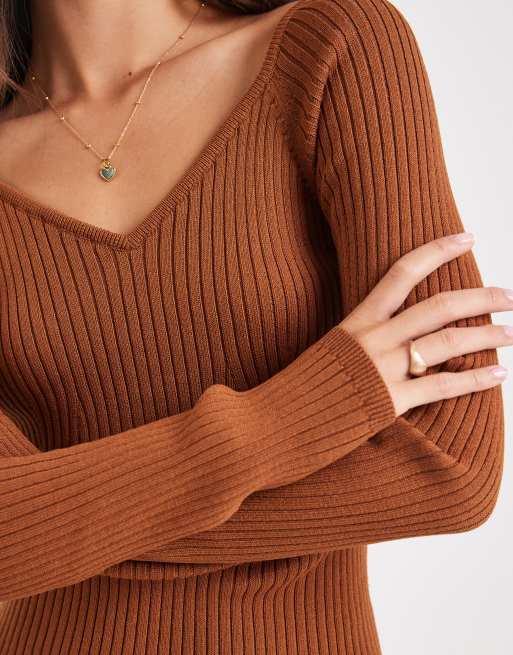 ASOS DESIGN - Top in maglia strutturata color caramello con scollo a V, 2 di 4