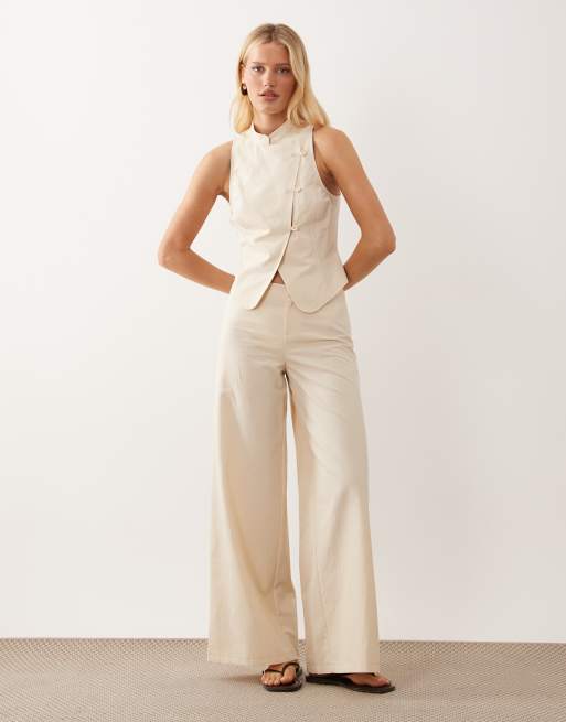ASOS DESIGN - Top in misto lino color avorio con allacciatura e colletto alla coreana in coordinato