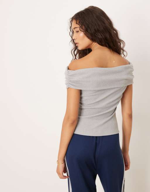 ASOS DESIGN - Top in modal grigio mélange con spalle scoperte, dettaglio in metallo e risvolto, 4 di 4