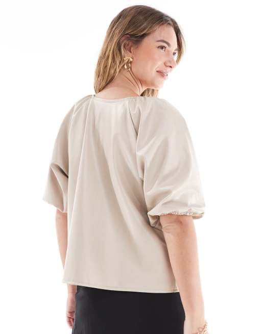ASOS DESIGN - Top in pelle sintetica color pietra con maniche raglan, 4 di 4