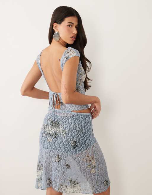 ASOS DESIGN - Top in pizzo blu stampato con maniche ad aletta e schiena scoperta in coordinato, 4 di 4