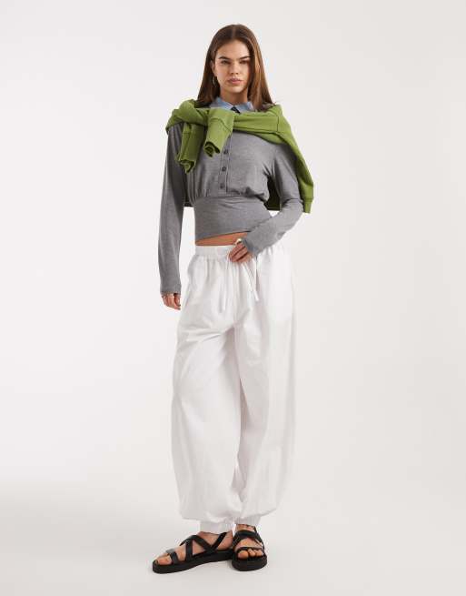 ASOS DESIGN - Top in popeline antracite con colletto a contrasto e bottoni sul davanti, 2 di 4