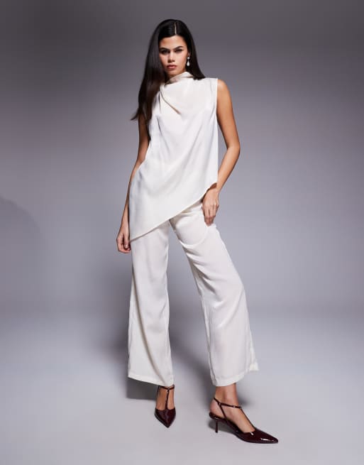 ASOS DESIGN - Top in raso color crema con drappeggio e sciarpa in coordinato