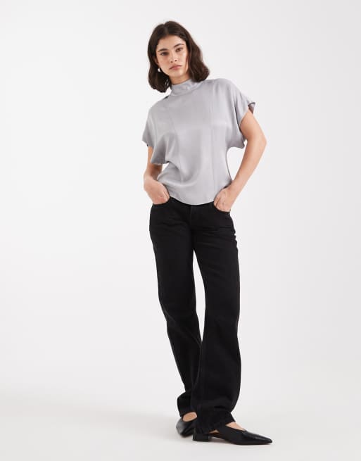 ASOS DESIGN - Top in raso grigio stretto in vita accollato, 3 di 4