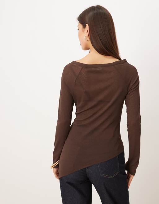 ASOS DESIGN - Top long asymétrique à encolure bateau - Marron chocolat, 3 de 4