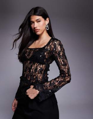 Top long en dentelle délicate à ornements avec encolure carrée - Noir 38