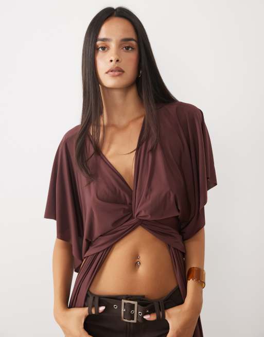 ASOS DESIGN top lungo attorcigliato con maniche drappeggiate effetto fluido color cioccolato, 1 di 4