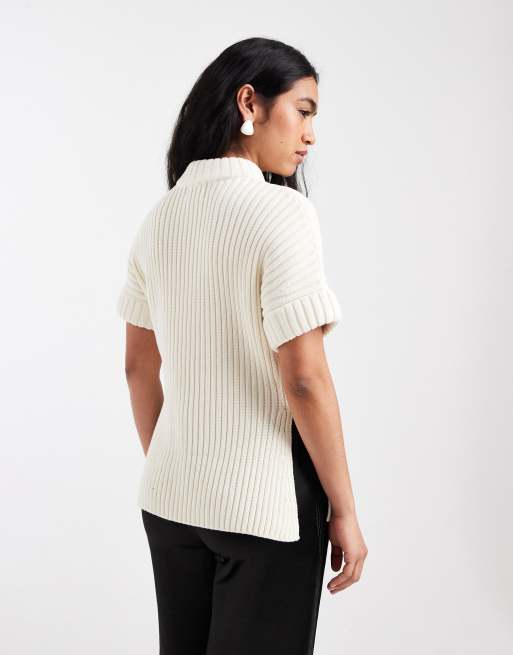 ASOS DESIGN - Top manches courtes en maille fendu sur les côtés avec col rembourré - Crème, 3 de 4