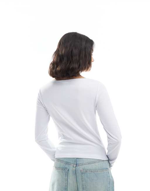 ASOS DESIGN - Top manches longues à encolure bateau et motif crabe orné de perles - Blanc, 2 de 4