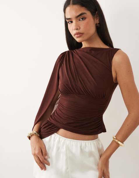 ASOS DESIGN - Top marrón asimétrico fruncido con manga estilo capa - view 1