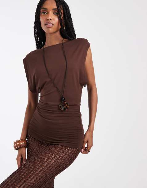 ASOS DESIGN - Top marrón chocolate sin mangas con cuello suelto holgado y cintura fruncida - view 1