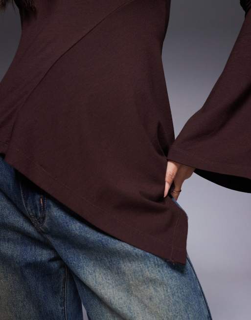 ASOS DESIGN - Top marrone cioccolato con maniche a pipistrello e dettaglio godet, 3 di 4
