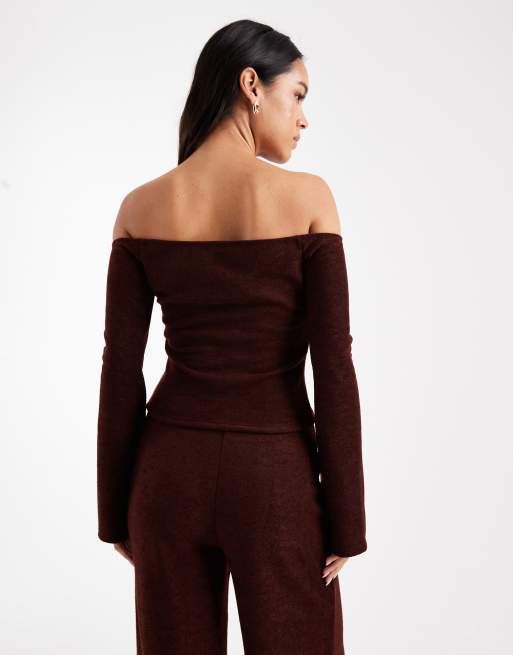 ASOS DESIGN - Top marrone spazzolato a coste con maniche svasate e scollo alla Bardot in coordinato, 4 di 4