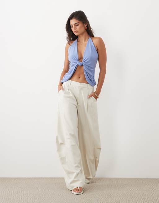 ASOS DESIGN top med knudedetalje, dyb udskæring og drapering med smalle stropper i blå, 2 af 4