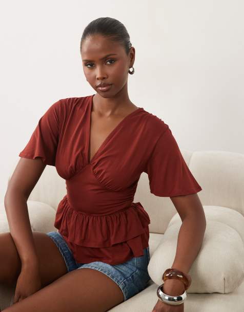 ASOS DESIGN top med v-hals og peplumkant med flæser i rust - view 1