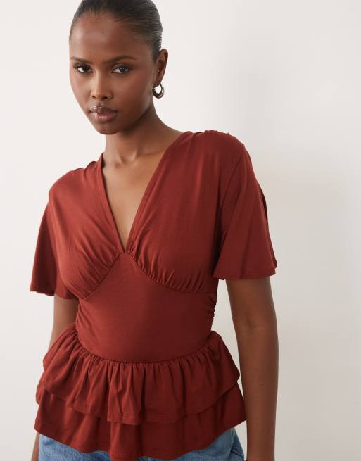 ASOS DESIGN top med v-hals og peplumkant med flæser i rust, 4 af 4