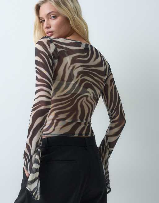 ASOS DESIGN top med zebraprint og ærmer med svaj og nøglehulsåbning, 4 af 5