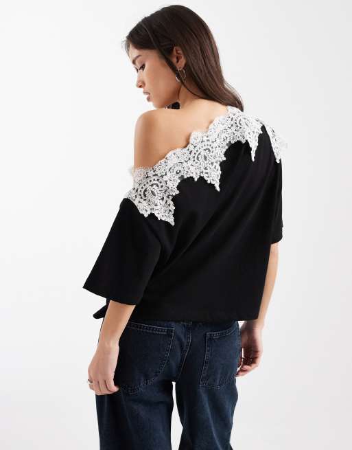 ASOS DESIGN - Top met afhangende schouder en kanten rand in zwart, 3 van 4