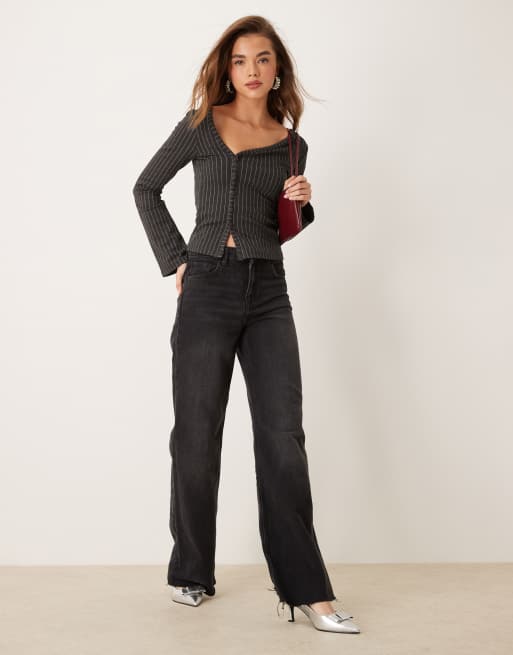 ASOS DESIGN - Top met asymmetrische knopen en krijtstreep in grijs, 2 van 4