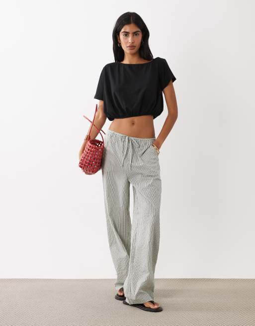 ASOS DESIGN - Top met blote schouder en pofzoom in zwart, 2 van 4