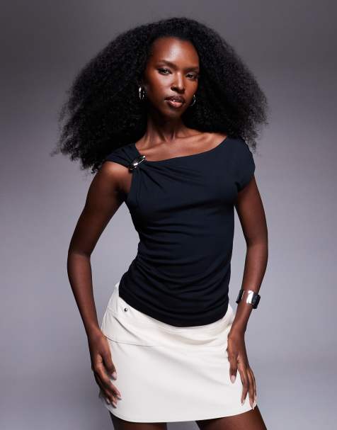 ASOS DESIGN - Top met blote schouders en aangerimpelde afwerking met hardware in zwart - view 1