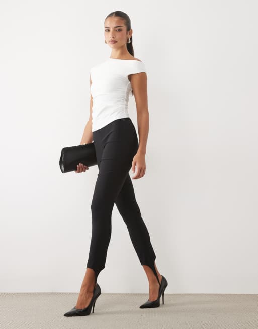 ASOS DESIGN top met blote schouders en gerimpeld detail in crème, 2 van 4