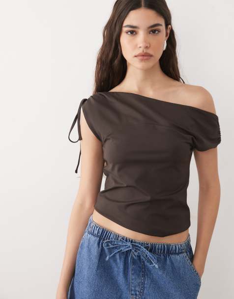 ASOS DESIGN top met blote schouders en strikdetails in chocoladebruin - view 1