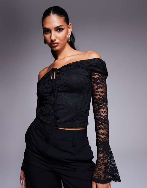 ASOS DESIGN - Top met blote schouders en uitsnijding in zwart kant