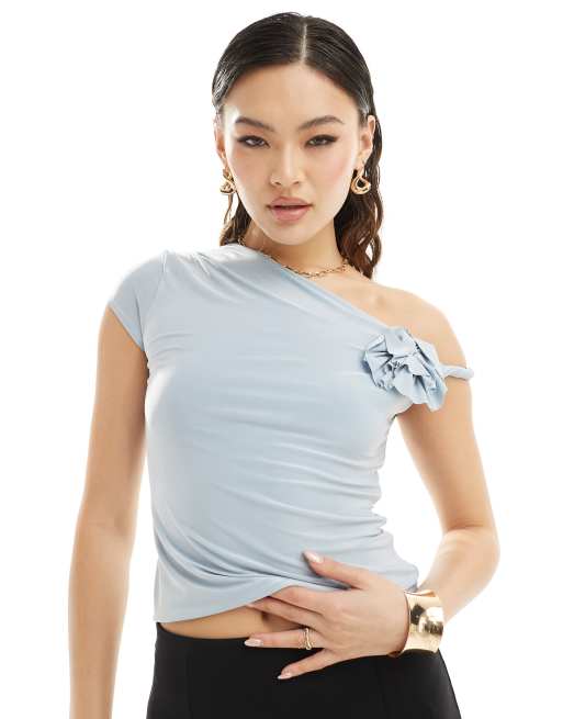 ASOS DESIGN - Top met gedraaide bandjes en corsage in blauw