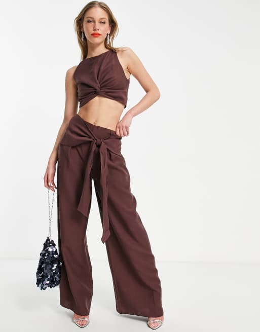 ASOS DESIGN - Top met gedraaide voorkant en aangerimpelde achterkant in chocoladebruin, deel van co-ord set, 4 van 4